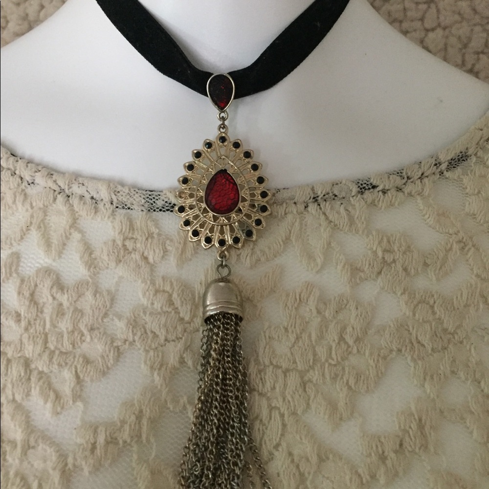 Indie choker